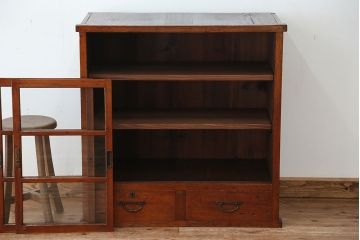 アンティーク家具　アンティーク　古い木の収納棚(飾り棚・食器棚)