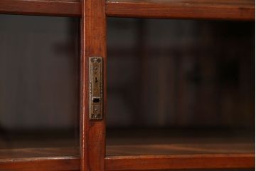 アンティーク家具　アンティーク　古い木の収納棚(飾り棚・食器棚)