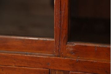 アンティーク家具　アンティーク　古い木の収納棚(飾り棚・食器棚)
