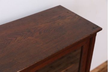アンティーク家具　アンティーク　古い栓材のシンプルなアンティーク収納棚(飾り棚)