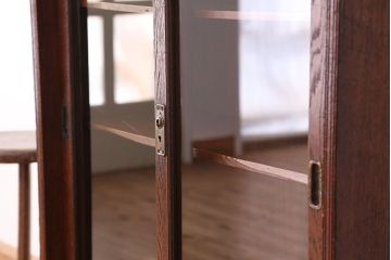 アンティーク家具　アンティーク　古い栓材のシンプルなアンティーク収納棚(飾り棚)