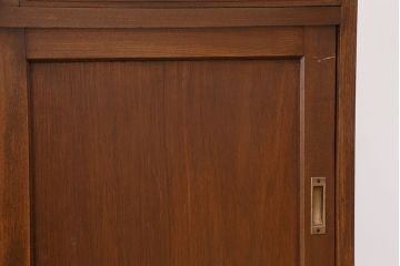 レトロ家具　☆アンティーク　レトロなデザインの銀モールガラス食器棚(収納棚)