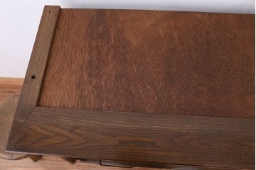 レトロ家具　☆アンティーク　レトロなデザインの銀モールガラス食器棚(収納棚)