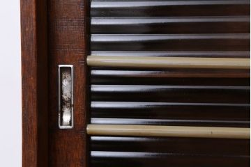アンティーク家具　アンティーク　素敵なデザイン!モールガラス鉄脚の収納棚