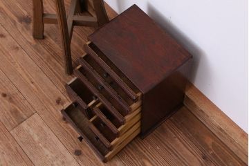 アンティーク家具　アンティーク　作りの良い古い栗材の小引き出し