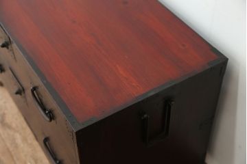 アンティーク家具　アンティーク　味のある鉄脚時代箪笥ローチェスト(ローボード)