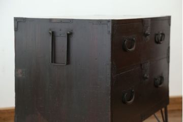 アンティーク家具　アンティーク　味のある鉄脚時代箪笥ローチェスト(ローボード)