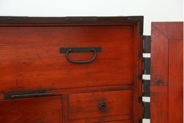 アンティーク家具　アンティーク　味のある鉄脚観音開き時代箪笥ローボード(ローチェスト)