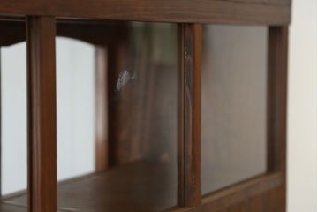 アンティーク　古い雑貨屋の大きな二段重ね収納棚(飾り棚・陳列棚)