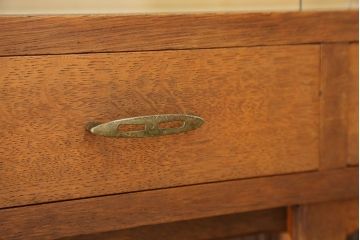 レトロ家具　☆希少なサイズの昭和レトロ　アンティークモールガラス食器棚
