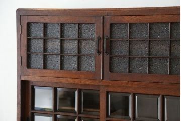 アンティーク家具　☆アンティーク　素敵なデザイン!古いナラ材の上質な面取りガラス食器棚