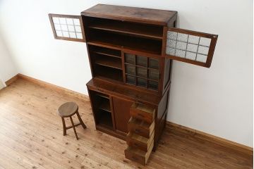 アンティーク家具　☆アンティーク　素敵なデザイン!古いナラ材の上質な面取りガラス食器棚