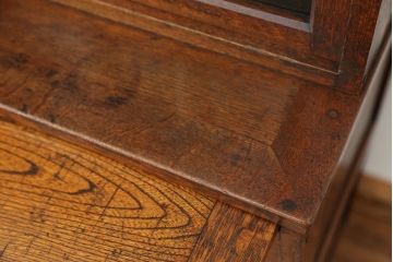 アンティーク家具　☆アンティーク　素敵なデザイン!古いナラ材の上質な面取りガラス食器棚