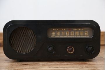 アンティーク雑貨　古いマツダ(62B-240)・ナショナルラジオなど　3点セット