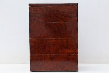 アンティーク雑貨　大正期!古い欅の四段重箱(漆器)