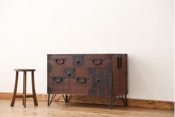 アンティーク家具　古民具・骨董　鉄脚時代箪笥ローボード(ローチェスト)