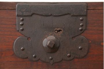 アンティーク家具　古民具・骨董　鉄脚時代箪笥ローボード(ローチェスト)