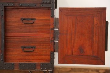 アンティーク家具　古民具・骨董　鉄脚時代箪笥ローボード(ローチェスト)