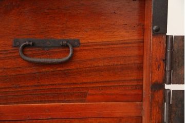 アンティーク家具　古民具・骨董　鉄脚時代箪笥ローボード(ローチェスト)