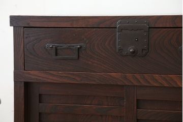 アンティーク家具　古民具・骨董　古い欅材の越後帳場箪笥(銭戸棚)