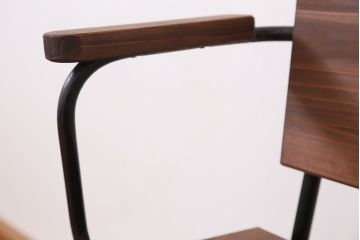 アンティーク　レトロなデザインのリメイク子供用椅子(イス)