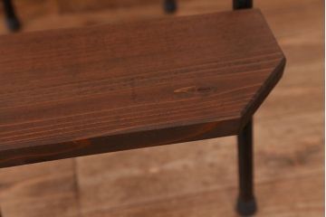 アンティーク　レトロなデザインのリメイク子供用椅子(イス)