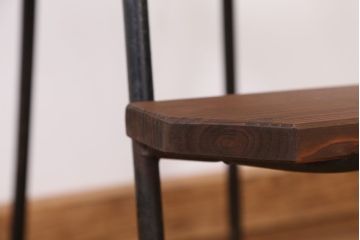 アンティーク　レトロなデザインのリメイク子供用椅子(イス)