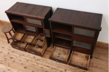 アンティーク家具　☆アンティーク　重厚!古い欅材の結霜ガラス二段重ね食器棚(収納棚)