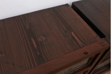 アンティーク家具　☆アンティーク　重厚!古い欅材の結霜ガラス二段重ね食器棚(収納棚)