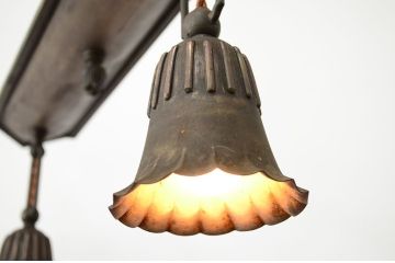 アンティーク　明治～大正!古い洋館の真鍮製天井照明(電笠)?