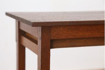 アンティーク家具　アンティーク　古い木のシンプルな引き出し付きサイドテーブル