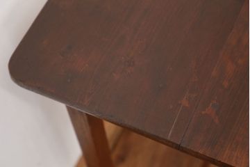 アンティーク家具　アンティーク　古い木のシンプルなサイドテーブル