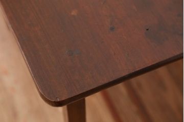 アンティーク家具　アンティーク　古い木のシンプルなサイドテーブル