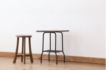 アンティーク家具　アンティーク　古いアイアンのサイドテーブル