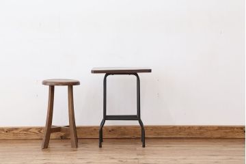アンティーク家具　アンティーク　古いアイアンのサイドテーブル