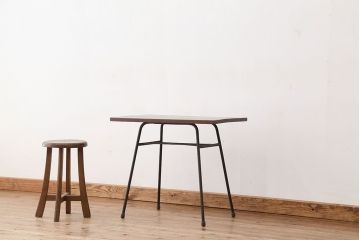 アンティーク家具　アンティーク　古い鉄脚のテーブル(サイドテーブル、鉄足、机、在宅ワーク、在宅用テーブル、作業台、デスク)