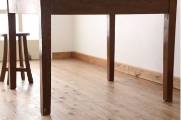 アンティーク家具　アンティーク　素敵なデザイン!古いナラ材のシンプルなダイニングテーブル(作業台・机)
