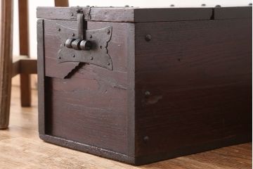 アンティーク雑貨　古民具・骨董　重厚な栗材銭箱(銭函)
