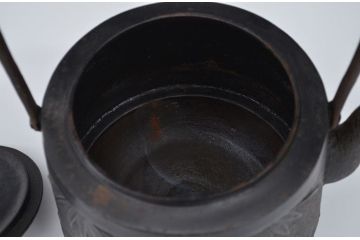 アンティーク雑貨　古民具・骨董　古い南部鉄瓶(茶道具)