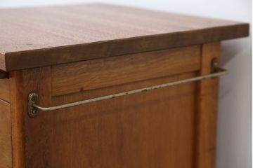 レトロ家具　アンティーク　可愛いデザイン!レトロなサイドテーブル(収納棚)