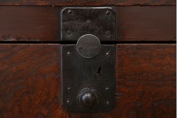アンティーク家具　古民具・骨董　木目の素晴らしい玉杢時代箪笥サイドボード(水屋箪笥・ローチェスト)