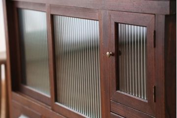 アンティーク家具　☆アンティーク　前面欅!モールガラス二段重ね食器棚(収納棚)