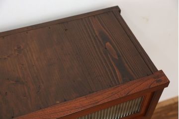 アンティーク家具　古民具・骨董　古い欅材のモールガラス茶箪笥(収納棚、食器棚)