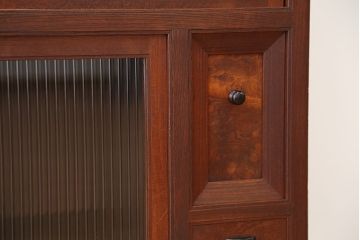 アンティーク家具　古民具・骨董　古い欅材のモールガラス茶箪笥(収納棚、食器棚)