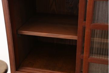 アンティーク家具　古民具・骨董　古い欅材のモールガラス茶箪笥(収納棚、食器棚)