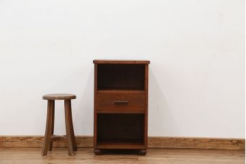 アンティーク家具　アンティーク　可愛いデザイン!古い木の小さな脚付きサイドテーブル