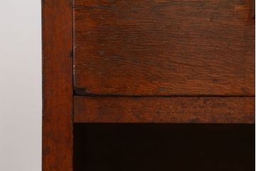 アンティーク家具　アンティーク　可愛いデザイン!古い木の小さな脚付きサイドテーブル