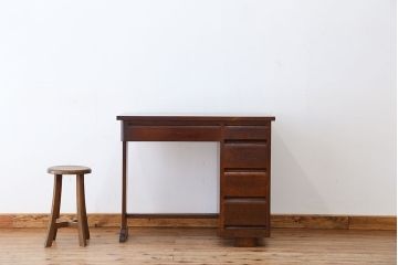 アンティーク家具　アンティーク　素敵なデザイン!古いタモ材の片袖机