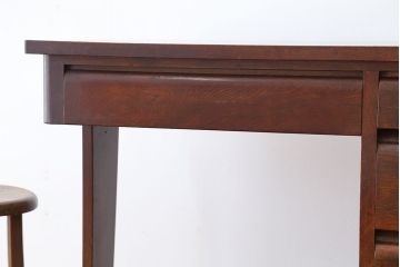 アンティーク家具　アンティーク　素敵なデザイン!古いタモ材の片袖机