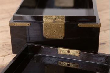 アンティーク雑貨　漆の素敵な金具付き収納箱(文箱・硯箱)